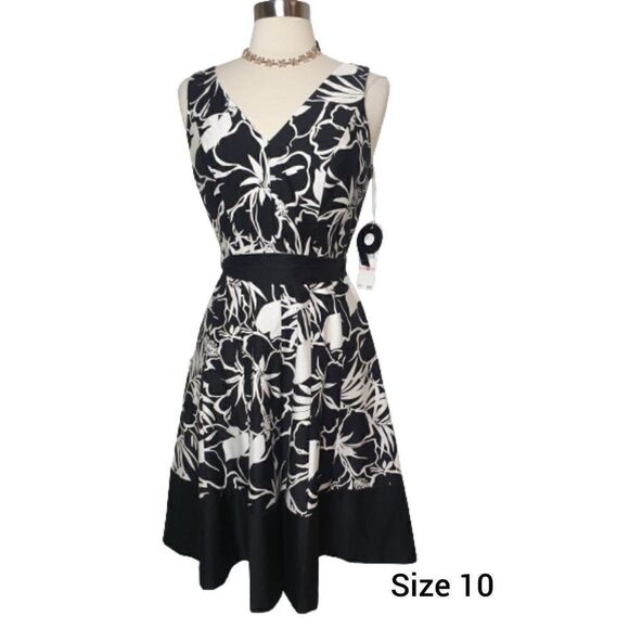 Women's Sleeveless Dress Size 10 Black White Fit Flare Floral Chic Dress NWT - Picture 1 of 8